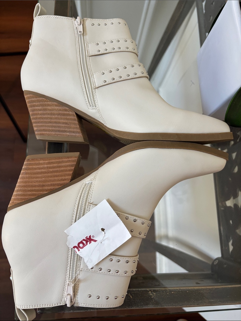 Dolce Vita White Studded Buckle Ankle Boots/Booties size 9 - Picture 6 of 8